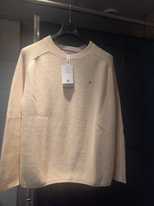 Tommy Hilfiger (1 фото из 2)