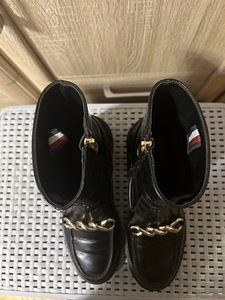 Tommy Hilfiger naiste poolsaapad (2 foto / 4)