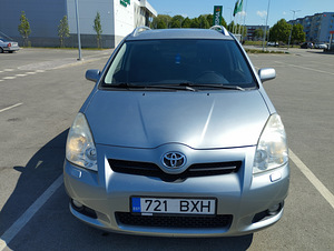 Toyota Corolla Verso (5 foto / 15)