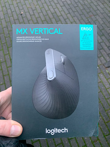 Ergonoomiline püstine hiir - Logitech Vertical MX (3 foto / 3)
