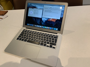 Apple Macbook Air 13 дюймов (1 фото из 3)