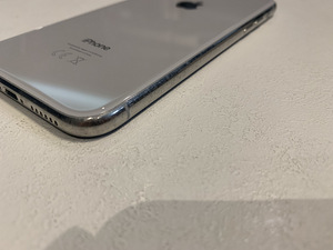 Продается iPhone X Silver 64GB (7 фото из 7)