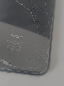 Müüa iPhone XR must, 64GB (3 foto / 4)