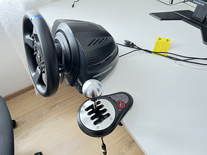 Thrustmaster T300 RS GT Edition + TH8A Shifter (2 foto / 4)