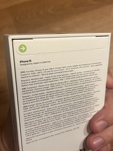 Apple iPhone 15 black 128GB (2 foto / 2)
