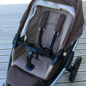 Vanker MaxiCosi Mura Plus 4 + Maxi Cosi cabriofix turvahäll (6 foto / 8)