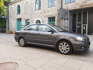 Toyota Avensis (1 foto / 4)