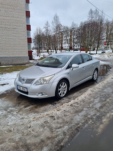Toyota Avensis (1 foto / 8)