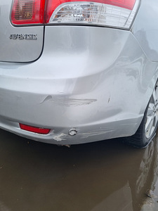 Toyota Avensis (7 foto / 8)