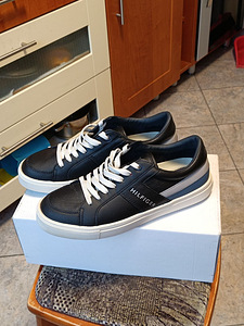 Tommy Hilfiger jalanõud 41