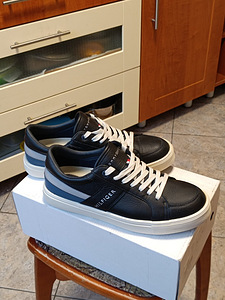 Tommy Hilfiger jalanõud 41 (4 foto / 4)