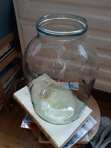Klaaspurgid 0,5 liitrit kaantega ja teised (10 foto / 10)