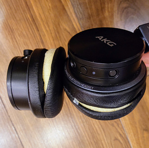 AKG By Harman Y45BT Black Wireless Bluetooth (4 foto / 4)