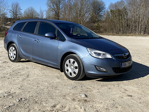 Opel Astra J 2011a 1.4 Turbo 103kw (1 foto / 4)