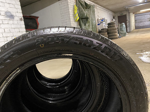 Комплект летней резины 225/50 R17 (2 фото из 5)