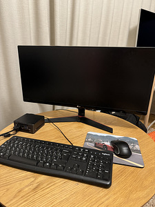 Lauaarvuti NUC7i5DNH koos LG monitooriga (1 foto / 4)