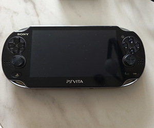 Sony PS Vita + 2 mängu + lisatarvikud (3 foto / 6)