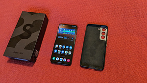 Samsung Galaxy S22 128GB (2 foto / 3)
