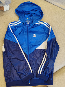 Adidas tuulejope, 152 cm (1 foto / 1)