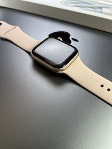 Apple Watch Series 6 GPS 44mm Gold Aluminium (5 foto / 8)