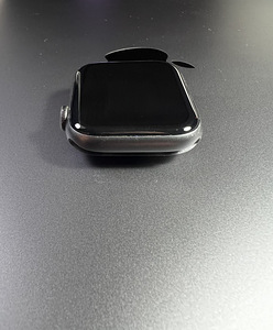 Apple Watch Series 4 GPS 44mm Graphite Aluminium aku.83% (5 foto / 10)