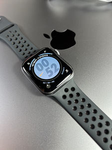 Apple Watch Series 4 Nike GPS 44mm Graphite Aluminium BH-78% (4 foto / 6)