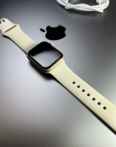Apple Watch Series 5 GPS 40mm Aluminium Gold BH86% (1 foto / 5)