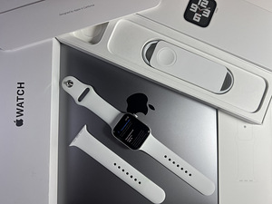 Apple Watch SE Gen.2 GPS 44mm Silver Aluminum BH100% (2 foto / 8)