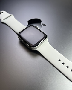 Apple Watch SE Gen.2 GPS 44mm Silver Aluminum BH100% (3 foto / 8)