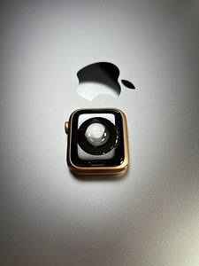 Apple Watch Series 5 GPS 40mm Aluminium Gold BH85% (8 foto / 8)