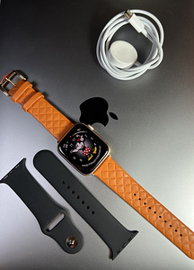 Apple Watch SE GPS 44mm Aluminium Gold BH72% (2 foto / 9)