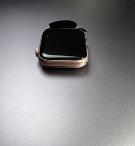 Apple Watch SE GPS 44mm Aluminium Gold BH72% (5 foto / 9)