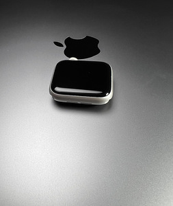 Apple Watch Series 5 GPS 40mm Aluminium Silver BH83% (4 foto / 8)