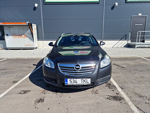 Opel insignia sports tourer (4 foto / 7)