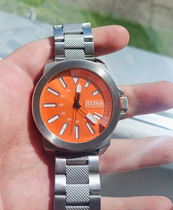 Наручные часы HUGO BOSS (2 фото из 2)