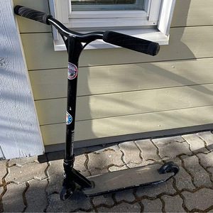 Trikitõukeratas/ Stunt scooter. (1 foto / 2)
