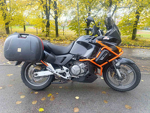 HONDA xl 1000VA 2005. (1 foto / 10)