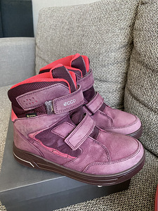 Laste Ecco talvesaapad+Crocs lörtsisaapad 35suurused (4 foto / 6)