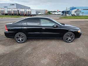 Volvo S60 2.4i (8 foto / 15)