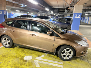 Ford Focus 1,6 LPG (8 foto / 10)