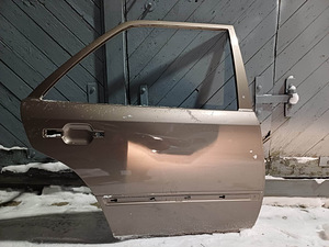 Mercedes W124 taga parem uks (4 foto / 7)