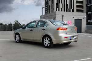 Mitsubishi Lancer 1.5 80kW (1 foto / 11)