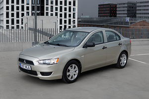 Mitsubishi Lancer 1.5 80kW (3 foto / 11)