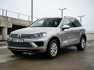 Volkswagen Touareg (3 foto / 14)
