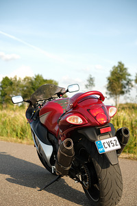 Suzuki Hayabusa 1300 (2 foto / 7)