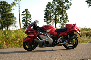 Suzuki Hayabusa 1300 (4 foto / 7)