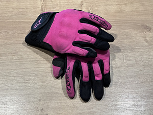Moto kindad Alpinestars (1 foto / 1)