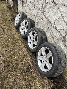 Продаются легкосплавные диски Mazda 16" с очень приличными л (2 фото из 3)