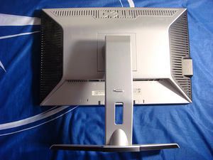 Dell Ultrasharp 2208WFPt monitor (2 foto / 3)