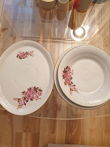 Suurte taldrikute komplekt (2 foto / 6)